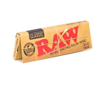 Raw - Raw Classic Rolling Papers - size 1-1/4 - 50 leaves