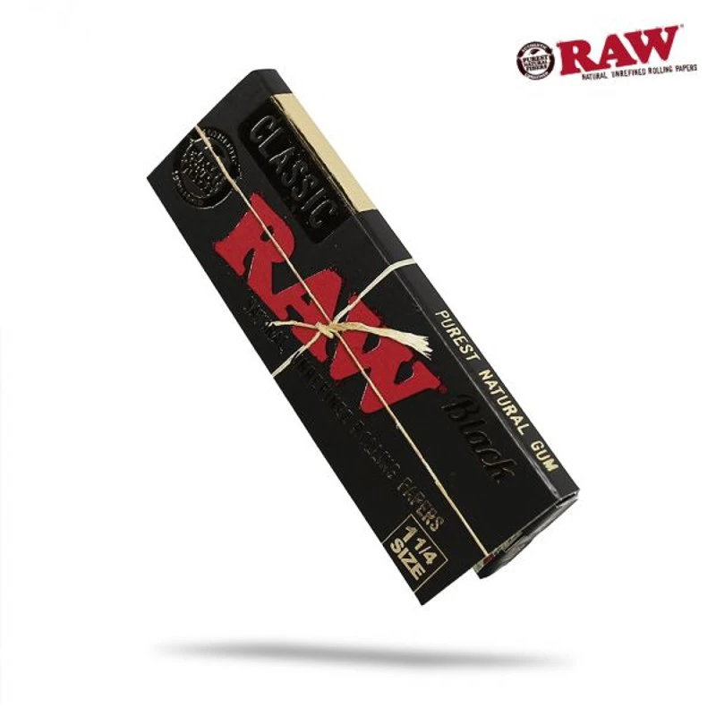 RAW - RAW Classic Black Rolling Papers 1-1/4 Main Image