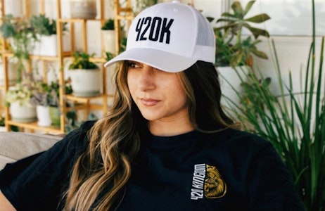 420 KINGDOM - 420k- White/ Black snapback