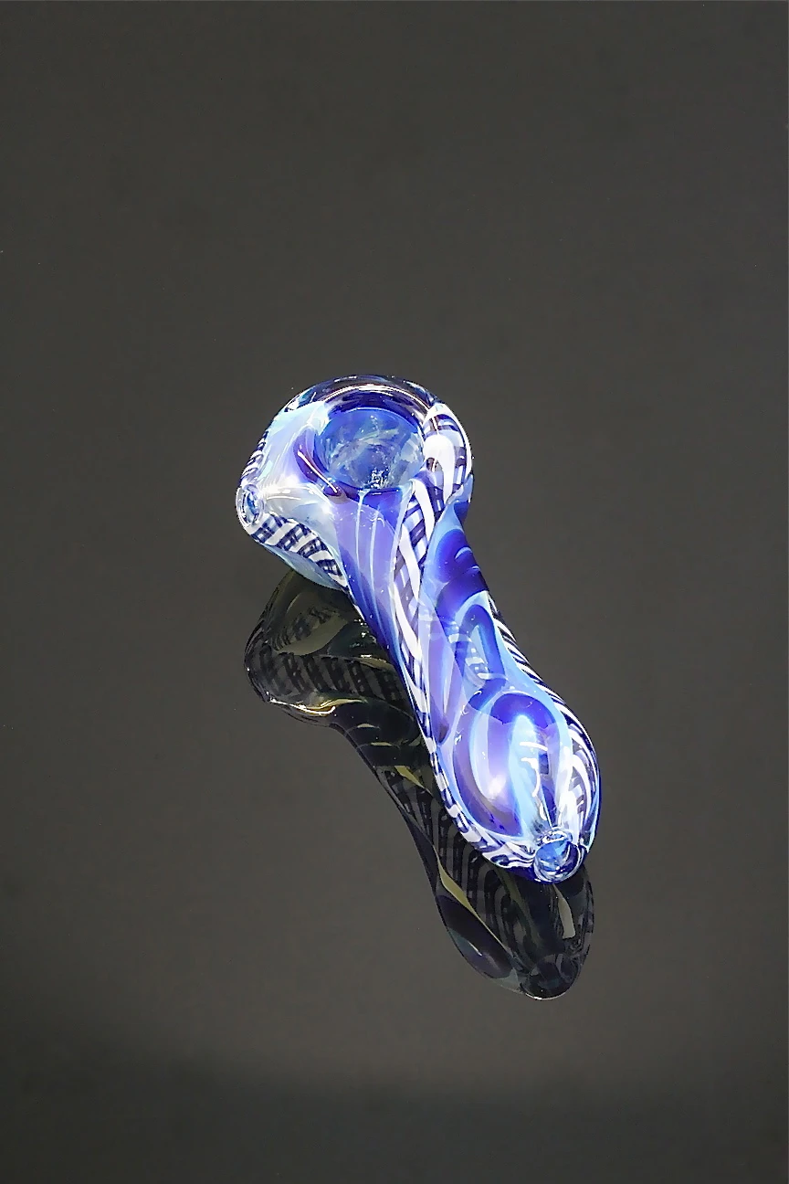 THE MIGHTY QUINN - #26 CA Made Handblown Color Changing Large Glass Pipe  Main Image