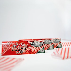 JUICY JAY'S - Banana-Juicy Jay's - Flavor 1 1/4 Size Flavored Rolling Paper 32 Leaves