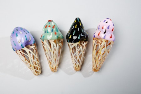 AMERICAN MADE GLASS - Ice Cream Hand Pipe - AMG