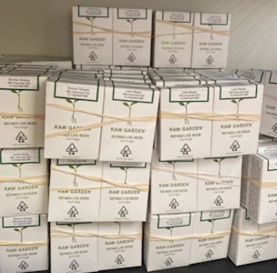 Raw Garden - Raw Garden | 8-pack FLYT refined live resin 1g carts for $159!! | 8g total