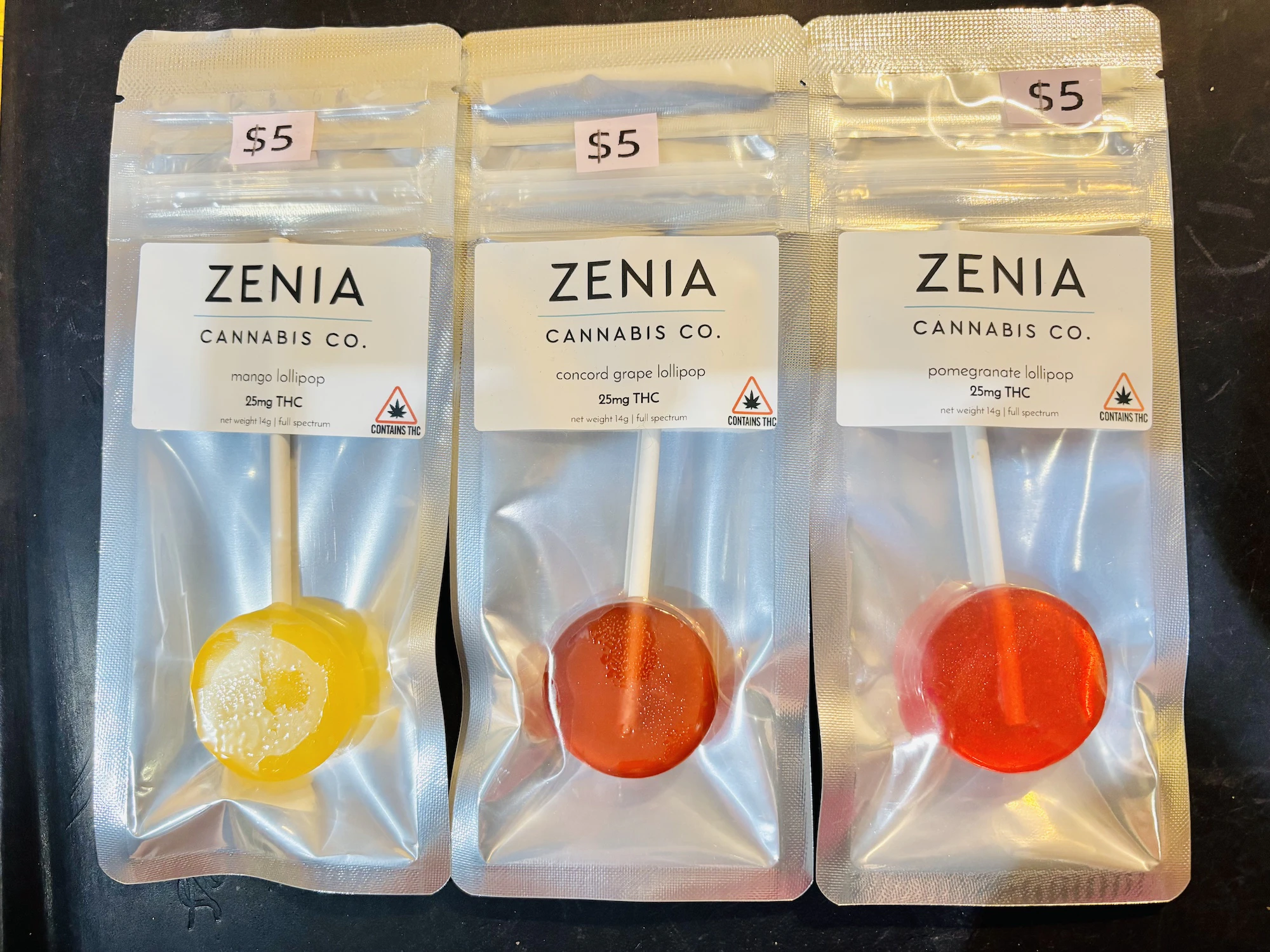 NO BRAND - 25mg Lollipop | Live Resin | Zenia Cannabis  Main Image