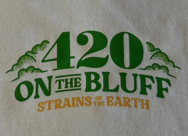 STRAINS OF THE EARTH - Strains of the Earth | 420 T-Shirt | White | XL Main Image