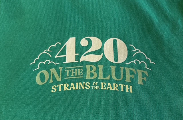 STRAINS OF THE EARTH - Strains of the Earth | 420 T-Shirt | Green | 3XL Main Image