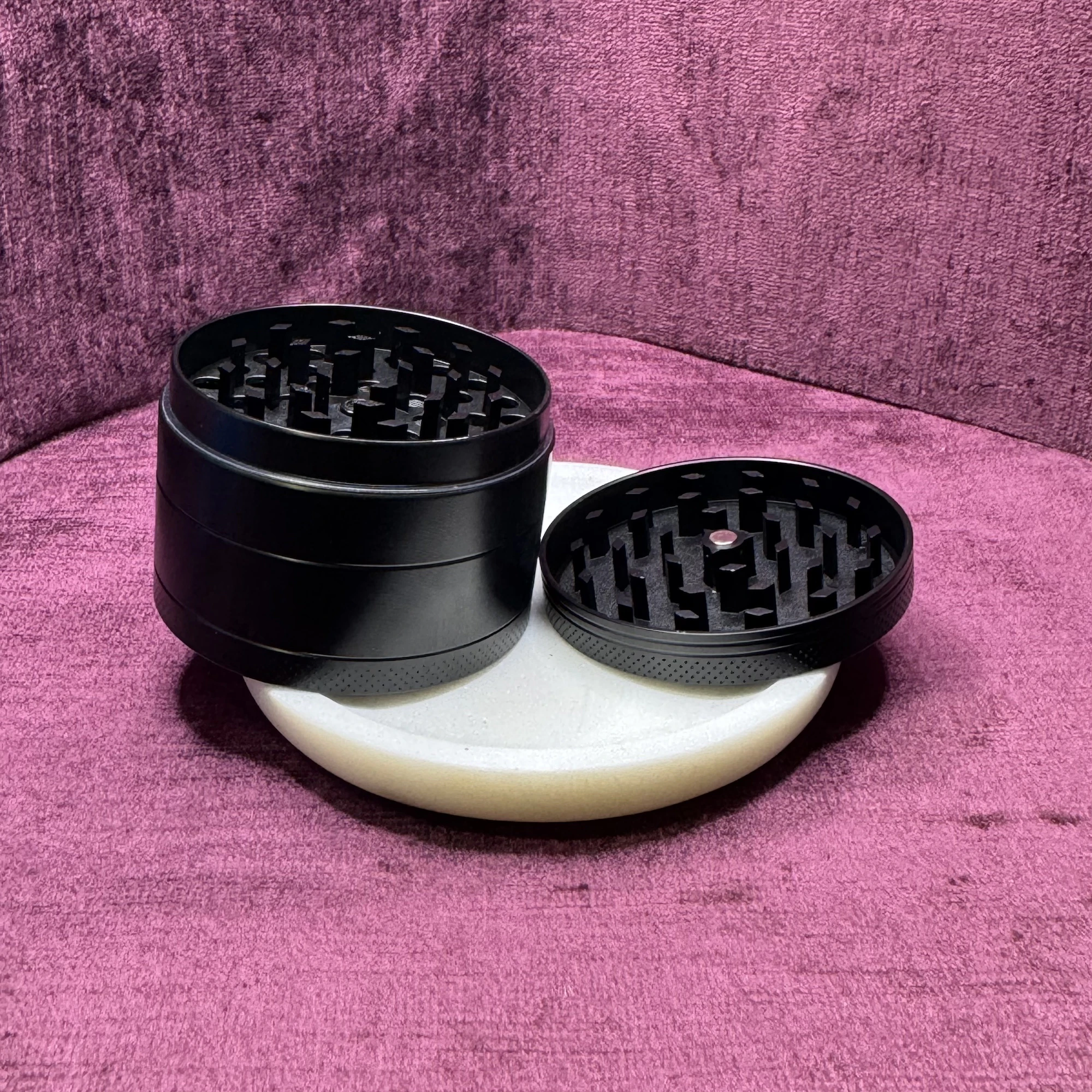 Quality High - Black Grinder Main Image