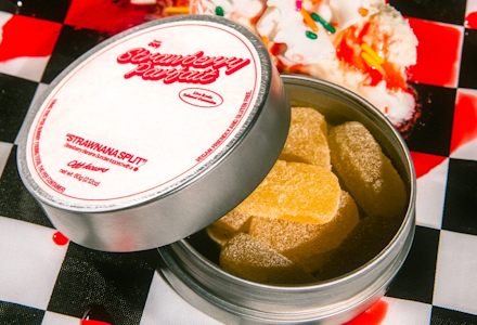 OFF HOURS - OFF HOURS | "STRAWNANA SPLIT"  STRAWBERRY PARFAIT | 100MG