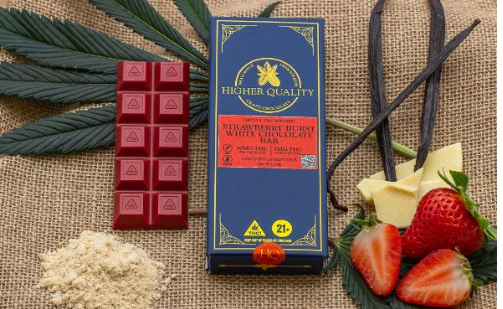 Natreum - Strawberry Burst White Chocolate Bar Main Image