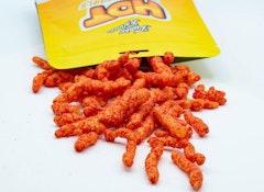 Hot Cheese Curls Snackz - Funky Extracts - 100mg THC