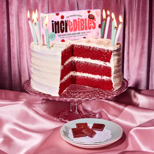 Incredibles - Red Velvet Cake Chocolate | Edible | 200mg | Incredibles