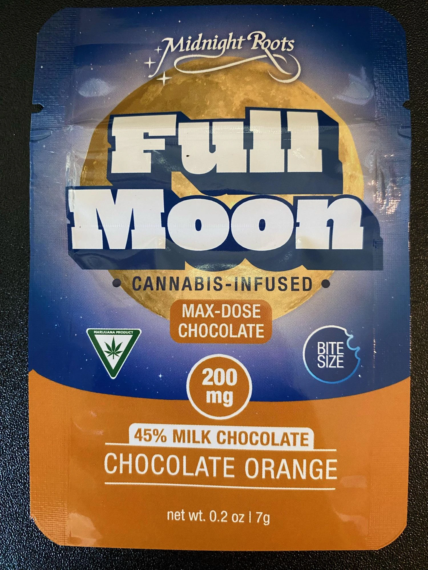 Midnight Roots - Full Moon - Milk Chocolate - 200mg Main Image