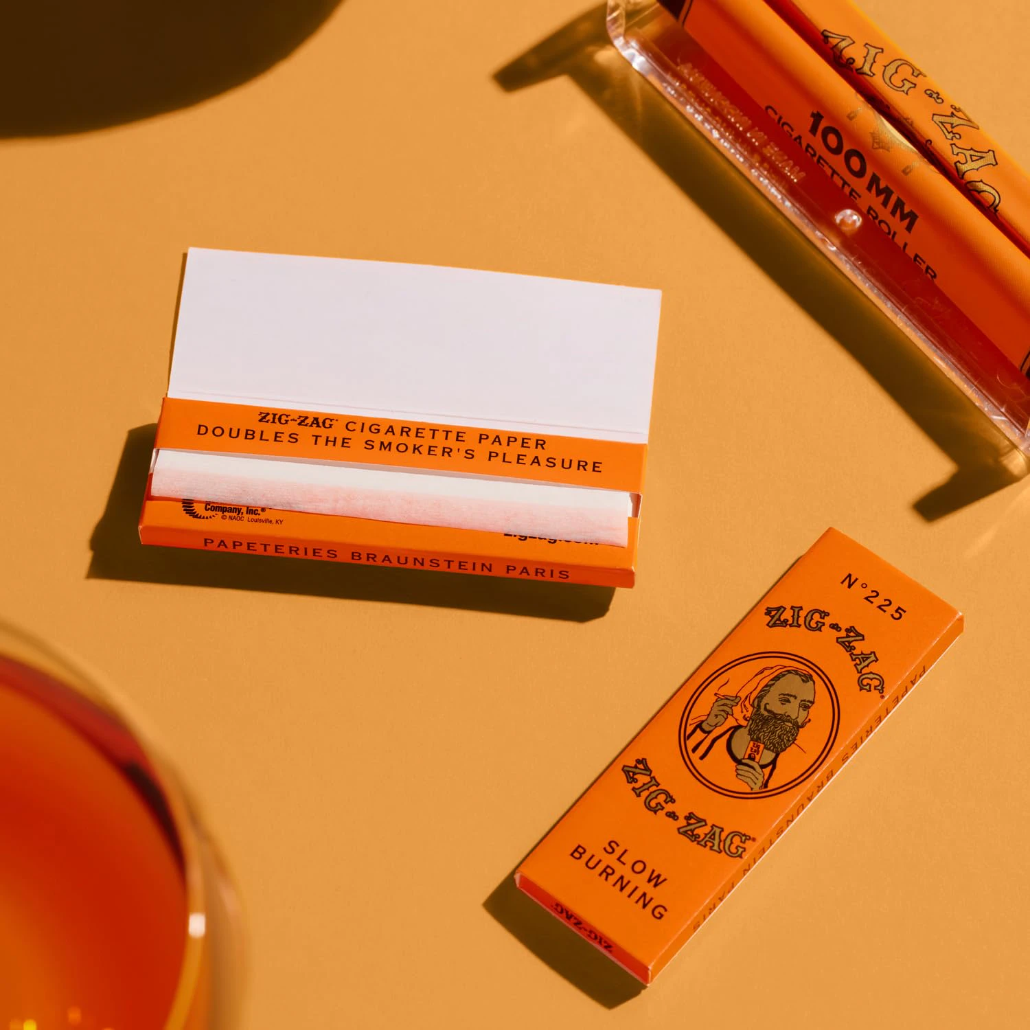Zig Zag Papers - Slow Burning 1 1/4 Rolling Papers (41011) / Zig Zag Main Image